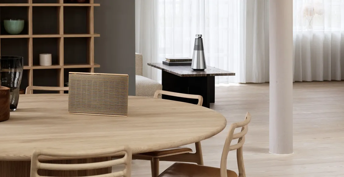 Портативная акустическая система Bang & Olufsen Beosound Level золотой Портативная акустическая система Bang & Olufsen Beosound Level золотой - 1