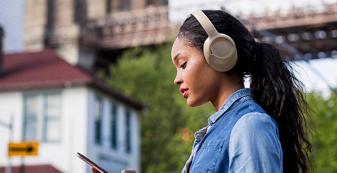 Беспроводные наушники JBL Tune 730BT бежевый  - 1