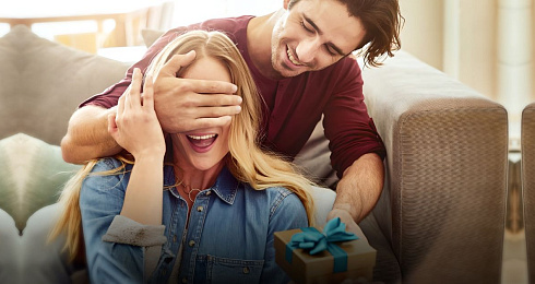 Как не ошибиться с подарком любимой женщине на 8-е марта?